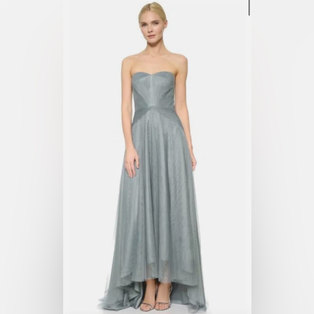 Monique Lhuillier Pleat Tulle Strapless Gown
Size 0